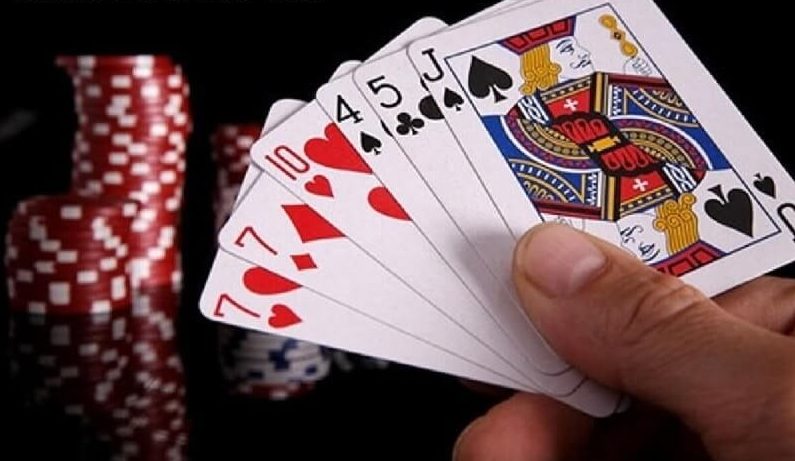 Những lỗi hay mắc phải khi chơi poker